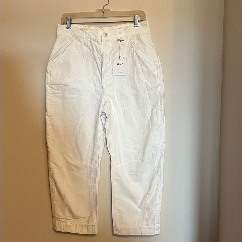 Barrel AE77 New York white capris new w/tags size 4 pockets front zip